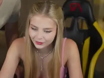 Chaturbate Watch Live Sex Cams of kira0541