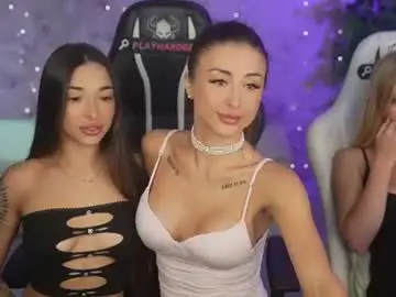 Chaturbate Live Sex Cam of kira0541