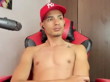 Chaturbate Live Sex Cam of diego_latino