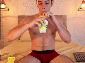 Chaturbate Best live sex cam show of isaacblaze_