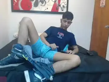 Chaturbate Live Porn of andrescoll25