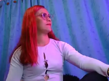 Chaturbate Adult Webcams of tiiny_emiily