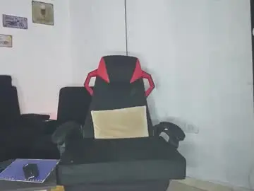 Chaturbate Best live sex cam show of kerlinn2711