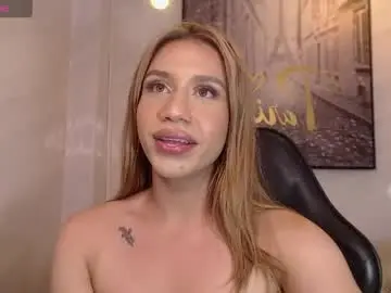 Chaturbate Live Sex Cam of evy_lux_v