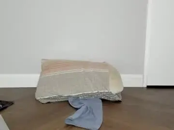 Chaturbate Live Sex Cam of bigtroublelittlechina