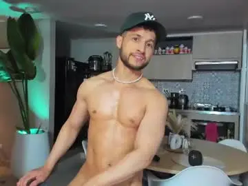 Chaturbate Live Sex Cam of paul_reyborg