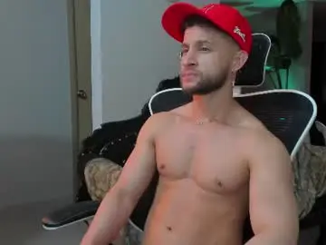 Chaturbate Live Sex Cam of paul_reyborg