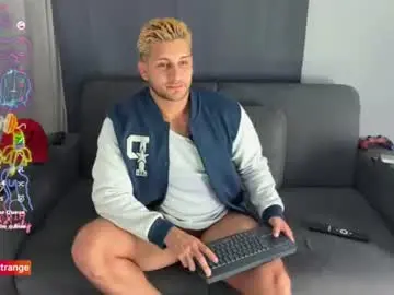 Chaturbate Live Porn of apolo_strange