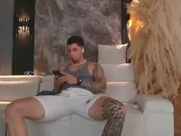 Chaturbate Live Sex of camiloalvarezzz3