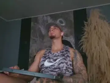 Chaturbate Live Sex Cam of camiloalvarezzz3
