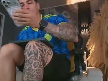 Chaturbate Live Sex of camiloalvarezzz3