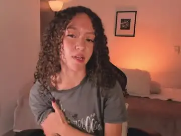 Chaturbate Watch Live Sex Cams of chloemoreti