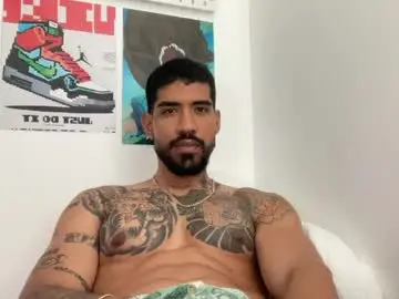 Chaturbate Live Sex Cam of myke_esthetic