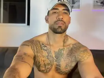 Chaturbate Free Porn Cam of myke_esthetic