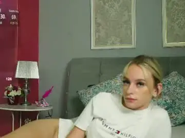 Chaturbate Sex Cam of mira_glow