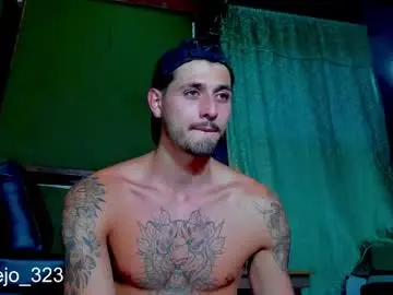 Chaturbate Live Sex Cam of alejo_323__
