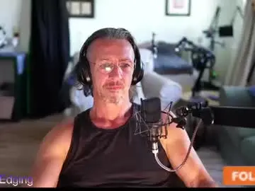 Chaturbate Live Sex Cam of horny_edgucated