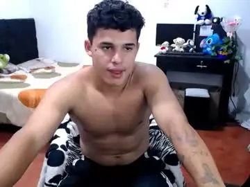 Chaturbate Live Sex Cam of freddy_romans2