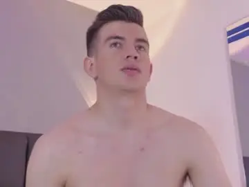 Chaturbate Live Sex Cam of mikaelslow