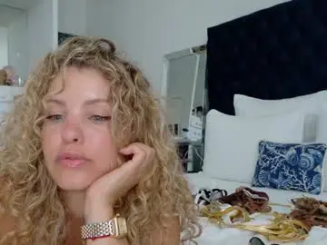 Chaturbate Live Sex Cam of theislandgirl