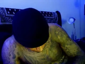 Chaturbate Live Sex Cam of rickavelli