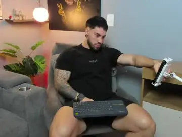 Chaturbate Free Porn Cam of giorgio_leone2