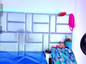 Chaturbate Live Sex Cam of ninaniicole