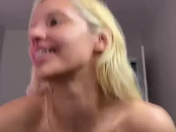 Chaturbate Live Sex of lesi_moonie