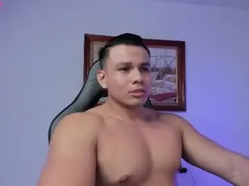 Chaturbate Live Sex Cam of roy__constance