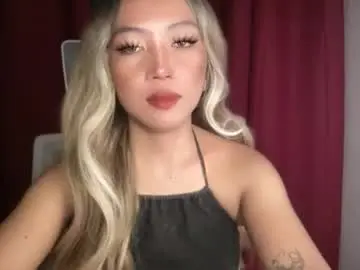 Chaturbate Live Sex Cam of makemesquirt_xxx