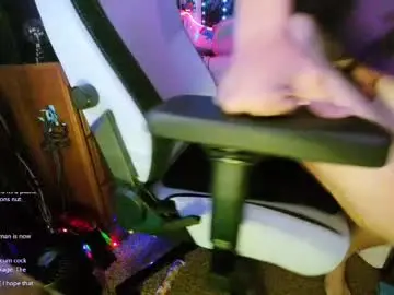 Chaturbate Nude Webcam of aaronskeetman