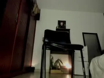 Chaturbate Live Porn of misslucye_robbie