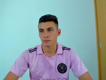 Chaturbate Live Sex Cam of max_wild01