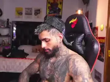 Chaturbate Live Sex Cam of logan_hugh8