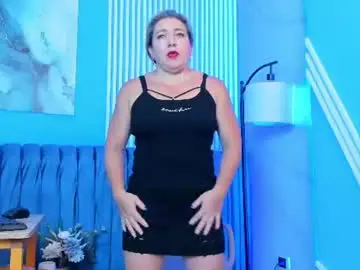 Chaturbate Live Sex Cam of dahianeconnor