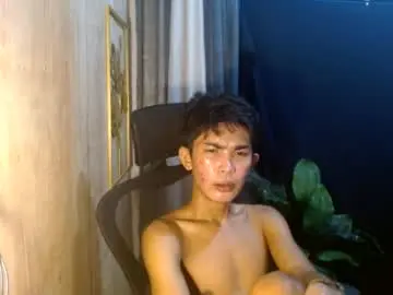 Chaturbate Live Sex Cam of asianhotbigcock