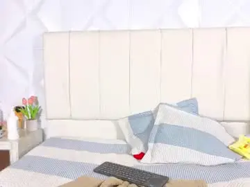 Chaturbate Live Sex Cam of emily_and_sebastiann