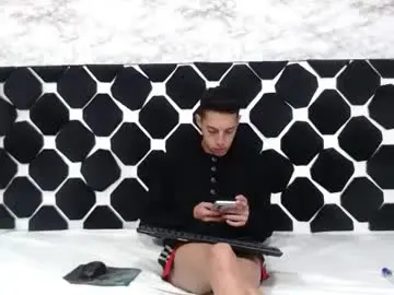 Chaturbate Live Sex Cam of thiagos19