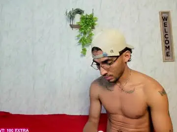 Chaturbate Watch Live Sex Cams of dady_show69