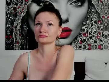 Chaturbate Nude Webcam of illegalbeauty87