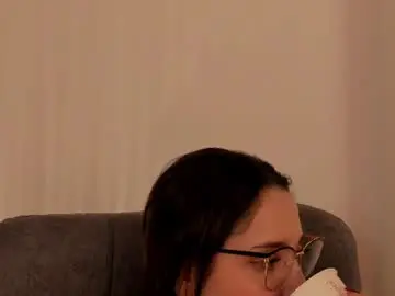 Chaturbate Live Sex Cam of vanessajohnsonn