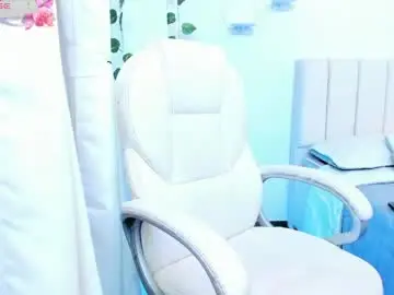 Chaturbate Watch Live Sex Cams of roseemma_