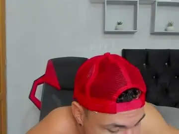Chaturbate Free Live Porn of tyler_hank1