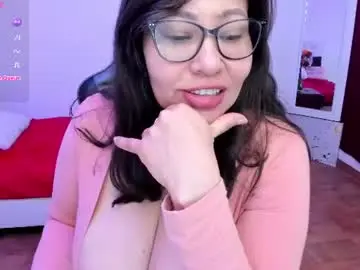 Chaturbate Live Sex Cam of esmeralda_milf1