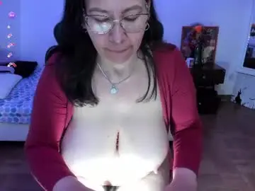 Chaturbate Free Live Porn of esmeralda_milf1