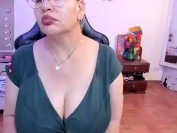 Chaturbate Free Live Porn of esmeralda_milf1