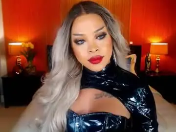 Chaturbate Watch Live Sex Cams of urmajestytyra