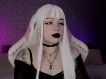 Chaturbate Nude Webcam of marceline_red