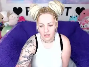 Chaturbate Adult Webcam of mackenziewolfe