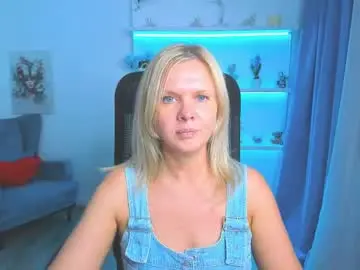Chaturbate Live Sex Cam of agathaklouin